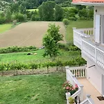 Mira بيت للعطل